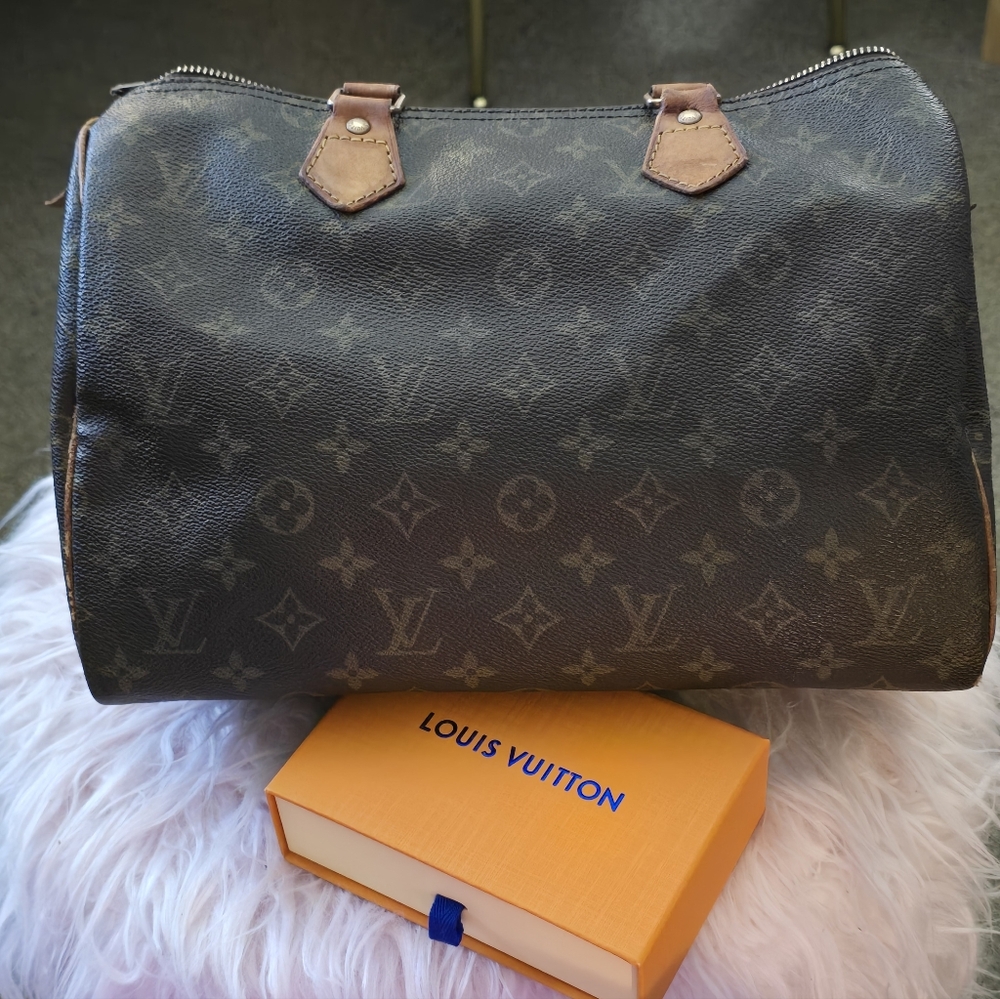 Louis Vuitton Monogram Speedy 35